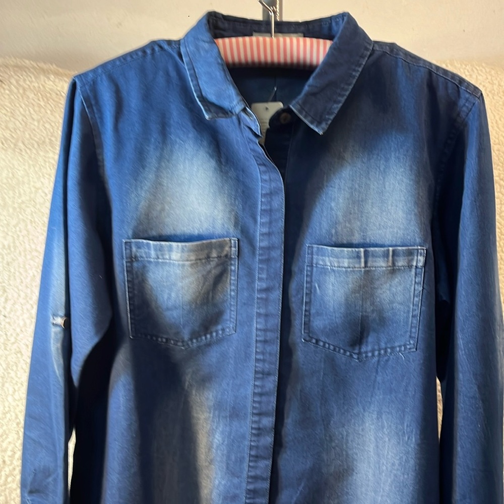 A La Tzarina Women’s Denim front Pocket Tunic Style Top